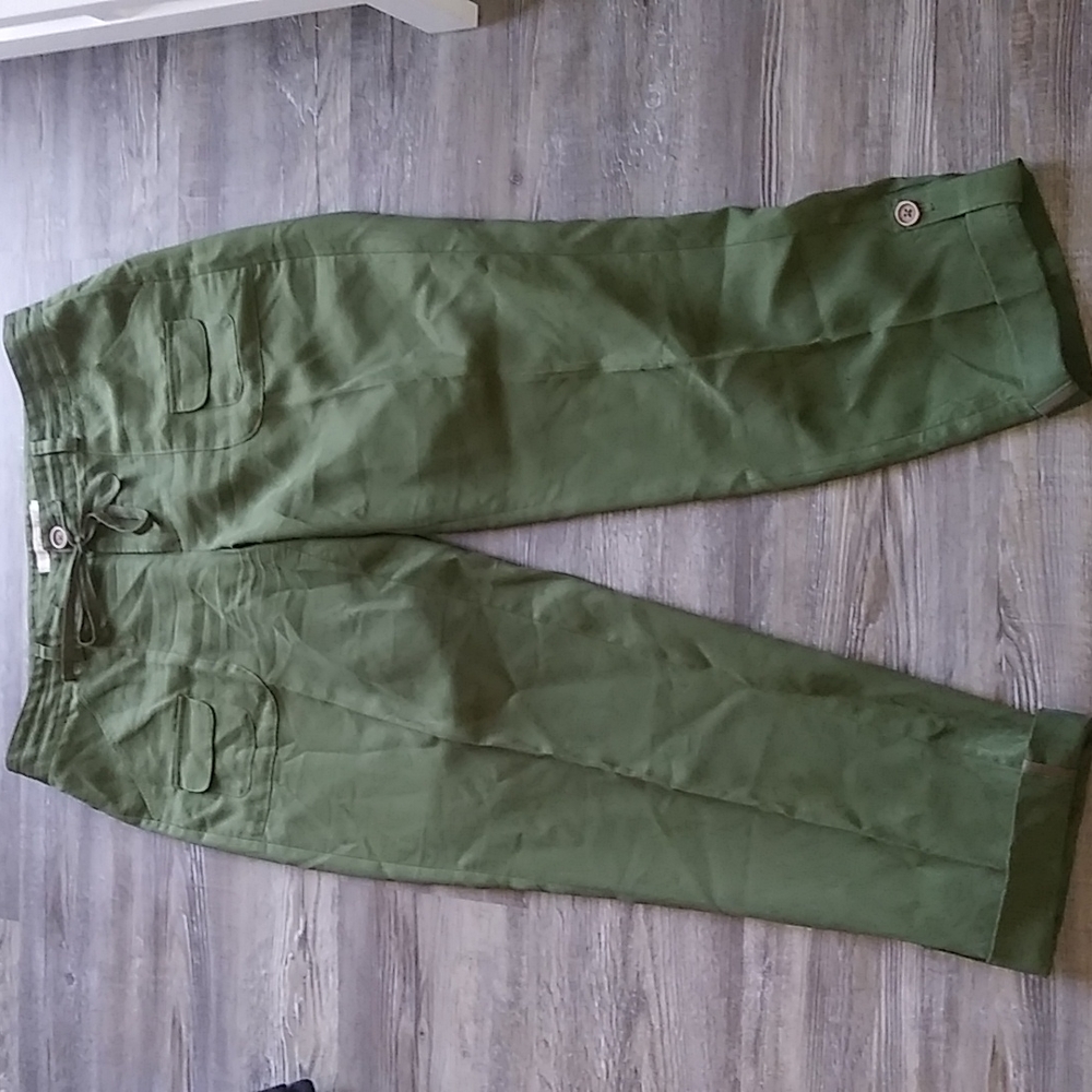 Banana Republic Olive Green Cargo Crop Pants
